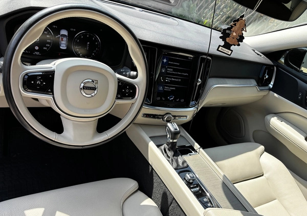 Volvo S60 cena 144500 przebieg: 56700, rok produkcji 2020 z Brwinów małe 106